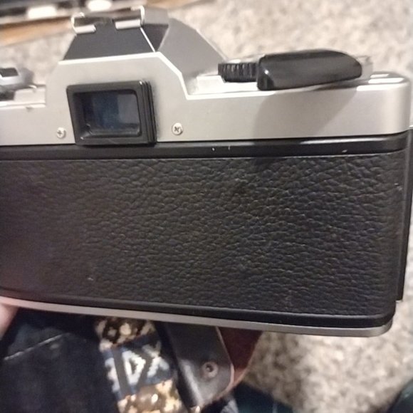 Vintage Japanese camera - Picture 2 of 5